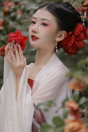 [YITUYU]艺图语 2022.04.15 见山茶 酸辣湯兒 [22P-495MB]