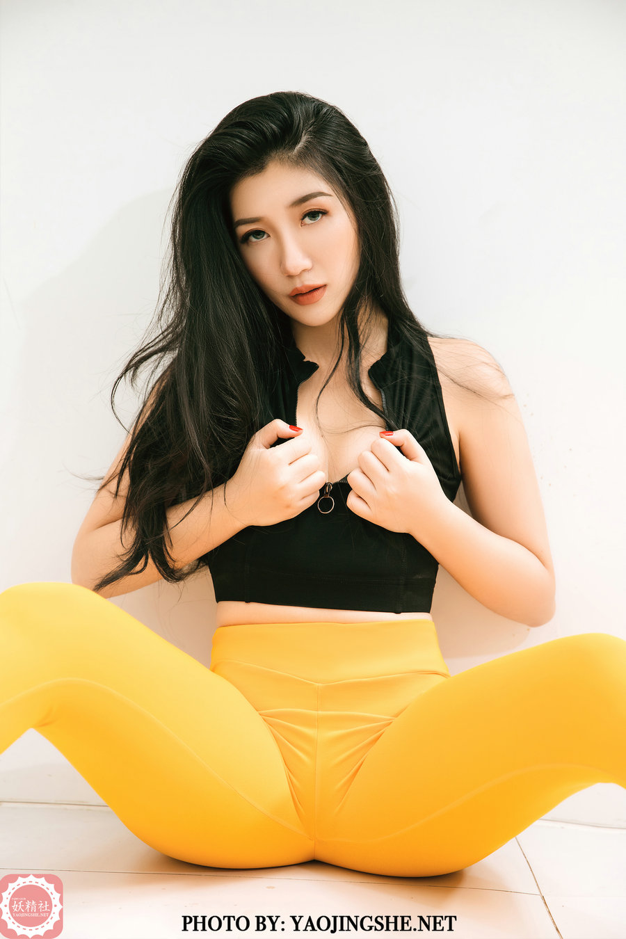 [YAOJINGSHE]妖精社 V2012《秋韵-健身蜜桃》[30P-201MB]