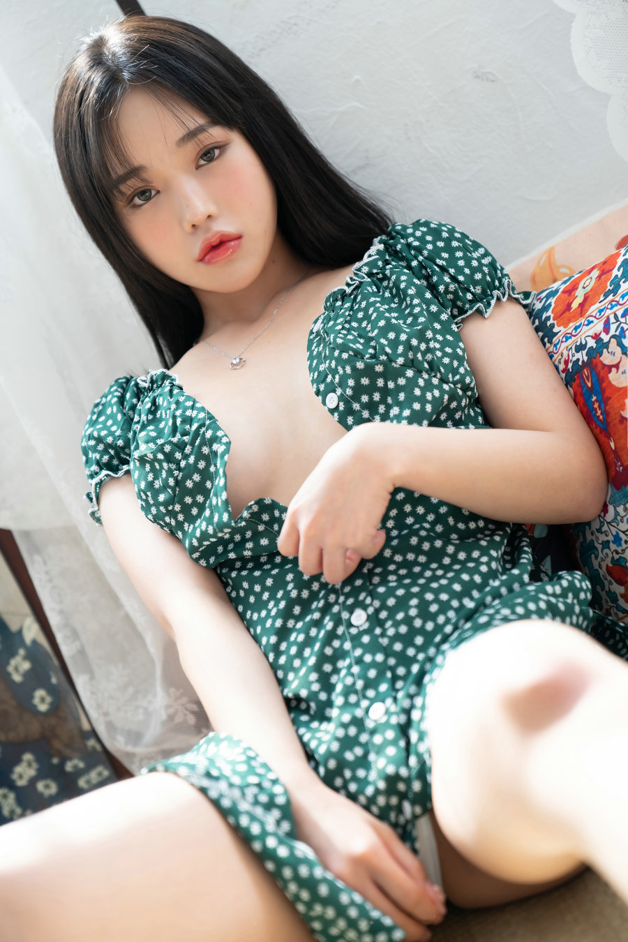 Leeae - Hot vacation [31P-397MB]