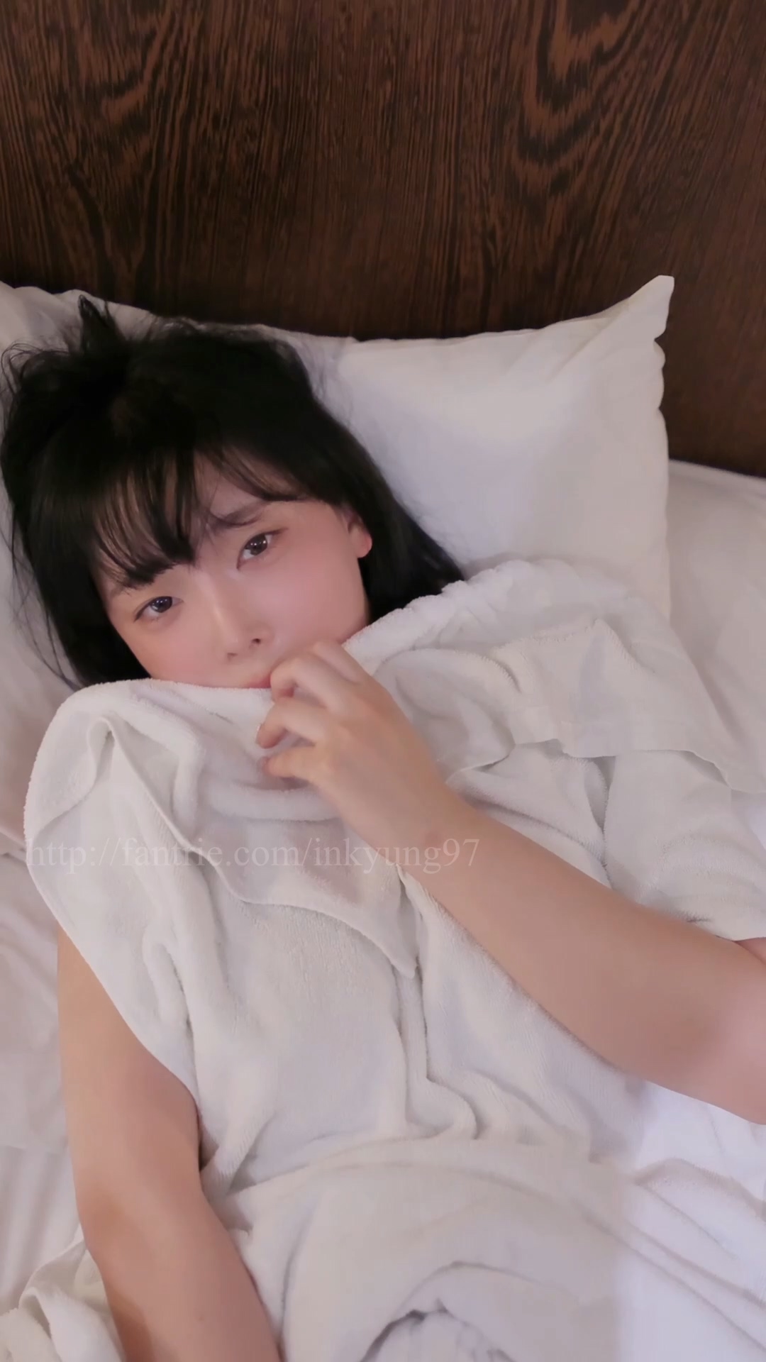 姜仁卿 Kang In-kyung - Gentle night [MP4-128MB]