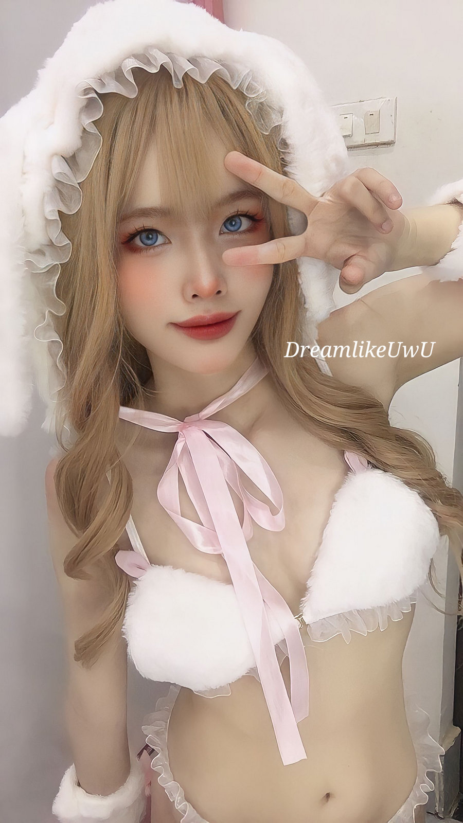 DreamlikeUwU - White Rabbit [59P2V-660MB]
