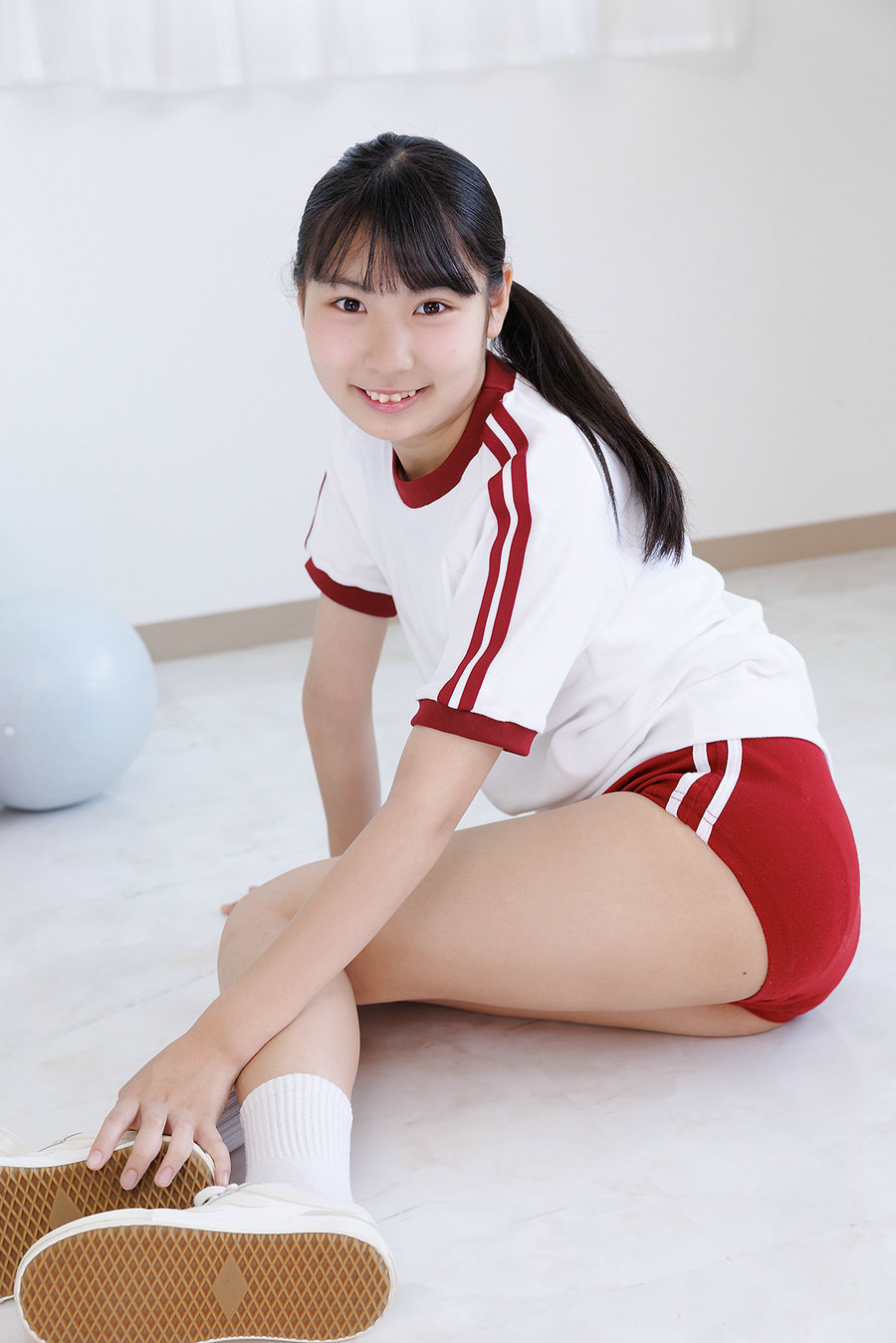 [Minisuka.tv] Yuina Nishimaki 西巻ゆいな - Regular Gallery Set 1.02 [55P30MB]