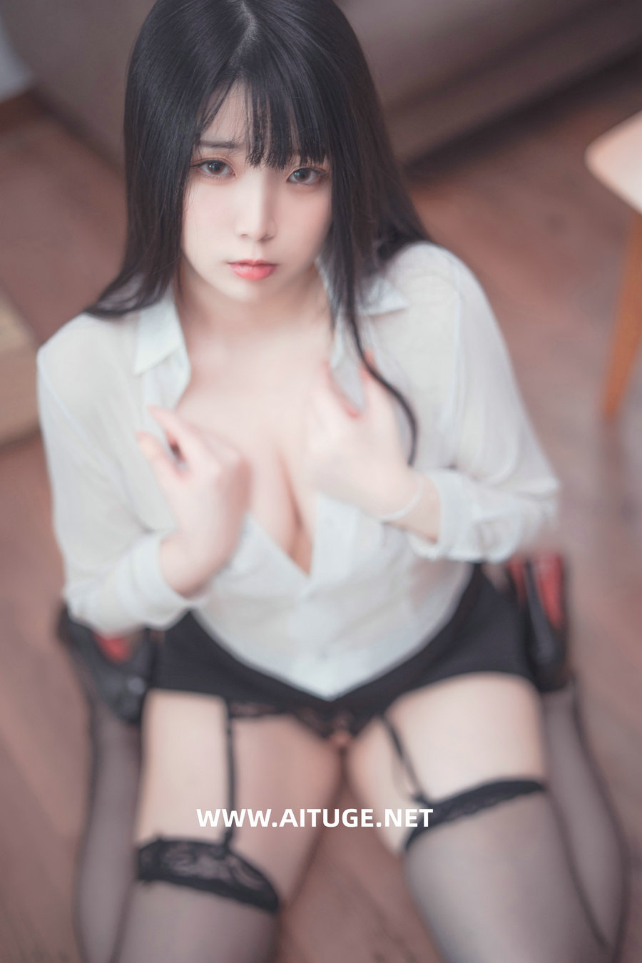落落Raku - Weekday Eat Me [44P2V-400MB]