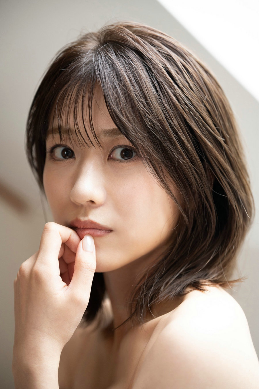 篠崎彩奈 - 彼シャツのぬくもり [33P35MB]