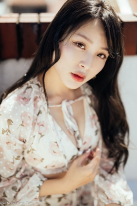 Ashley - 天台连衣裙 [82P-234MB]