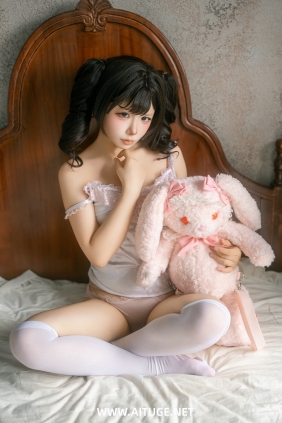 铁手叫兽 - 小猫小吊带 [26P-1.22GB]