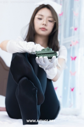物恋传媒 No.2828 青提-高跟鞋、油亮厚黑丝、裸足、护士服 [168P1V-6.64GB]