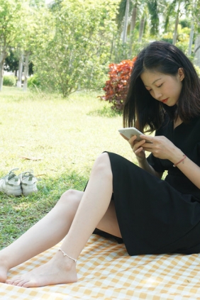 Pary摄影 No.084 杰杰草地全方位秀美脚 [118P-633MB]