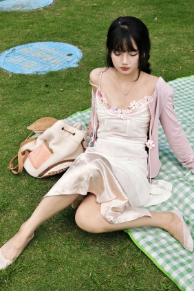 个人约拍 - 04号作品 船袜裸足 [330P87V-3.99GB]
