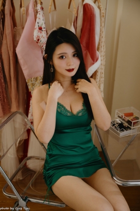筱筱 - 绿色包臀裙 [64P-164MB]