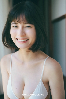 大久保桜子 - 潮騒が聞こえる [70P54MB]