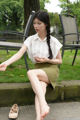 青柠映画 - 小小 喂鸽子 [92P2V-3.97GB]
