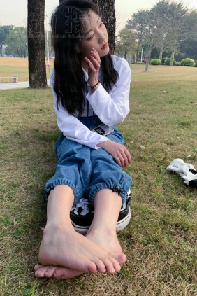 见新摄影 No.024 VANA帆布鞋 牛仔裤 小可 [364P1V-2.02GB]