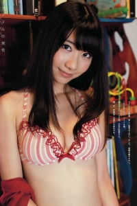 [Weekly Big Comic Spirits] 2011 No.48 Yuki Kashiwagi 柏木由紀 [9P]