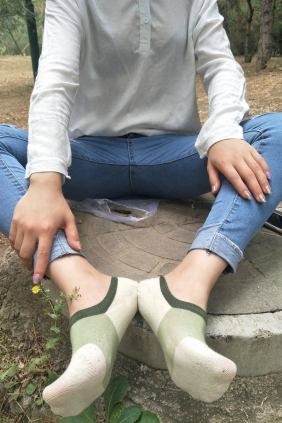 紧身堂妹约出换网袜 [234P4V-1.99GB]