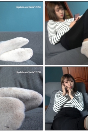 [K&M]丝足视频 彤彤白袜秀 [MP4-949MB]